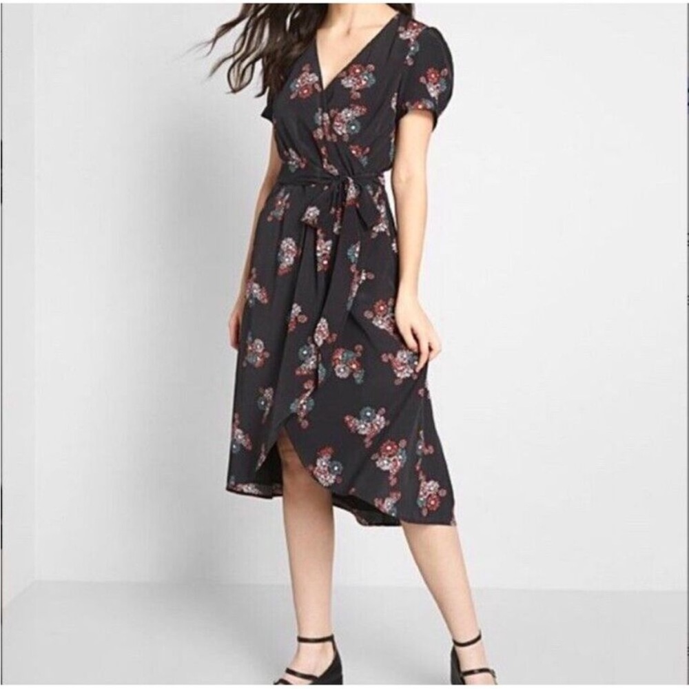 ModCloth Poetic Presence Surplice Floral Dress Black Small